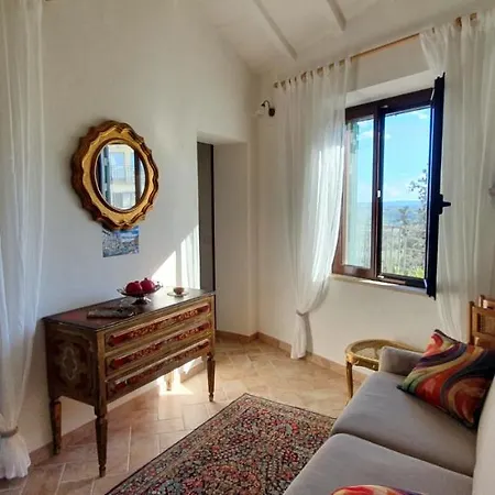 Aurinia Apartment *